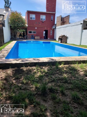 Casa alquiler temporario en Funes -  3 habitaciones con piscina 