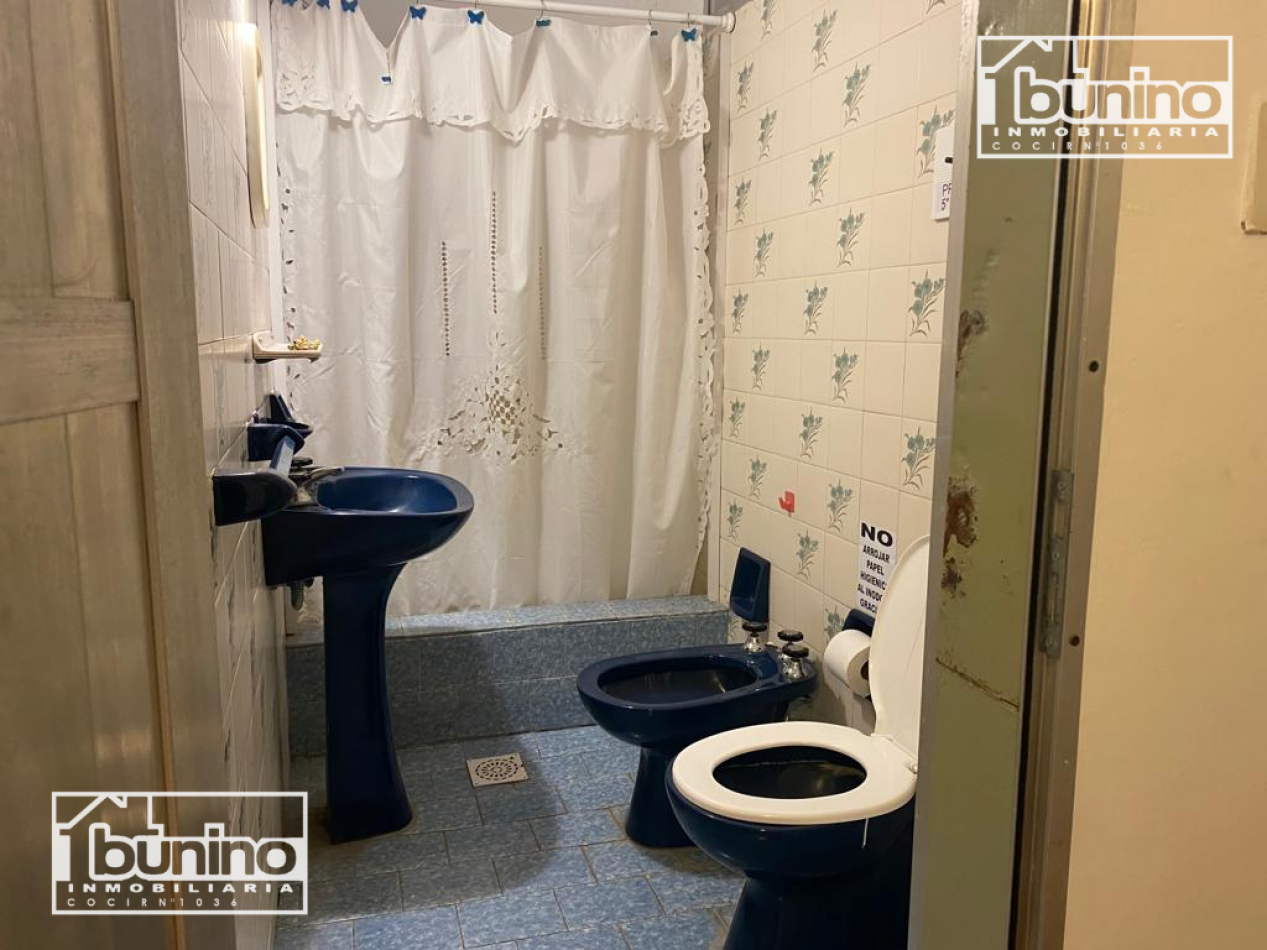 Casa EN VENTA 2 dormitorios, quincho independiente y pileta - FUNES