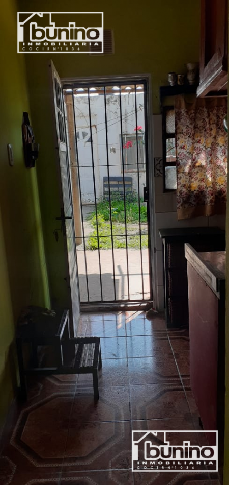 Casa 2 dormitorios y depto 1 dormitorio - Granadero Baigorria