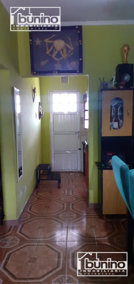 Casa 2 dormitorios y depto 1 dormitorio - Granadero Baigorria