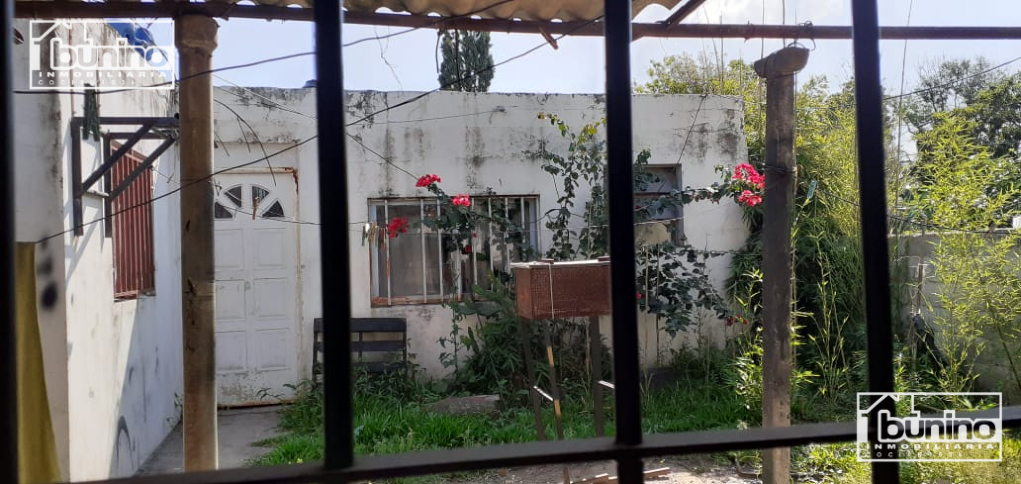 Casa 2 dormitorios y depto 1 dormitorio - Granadero Baigorria