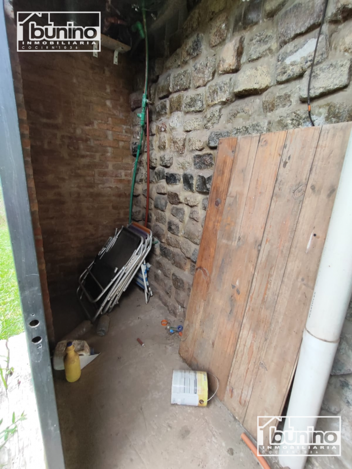 VENTA Casa de 2 plantas con parque, galeria y pileta - Ibarlucea