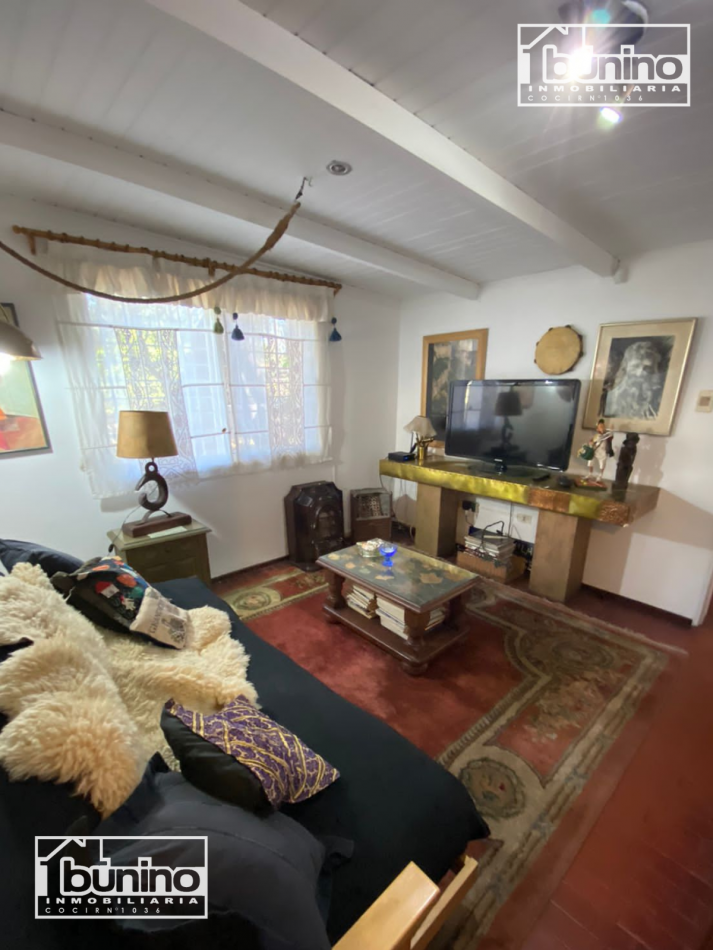 Alquiler Temporario Casa 4 Dormitorios, 4 Baños, Galeria, Pileta y Cochera - ROLDAN
