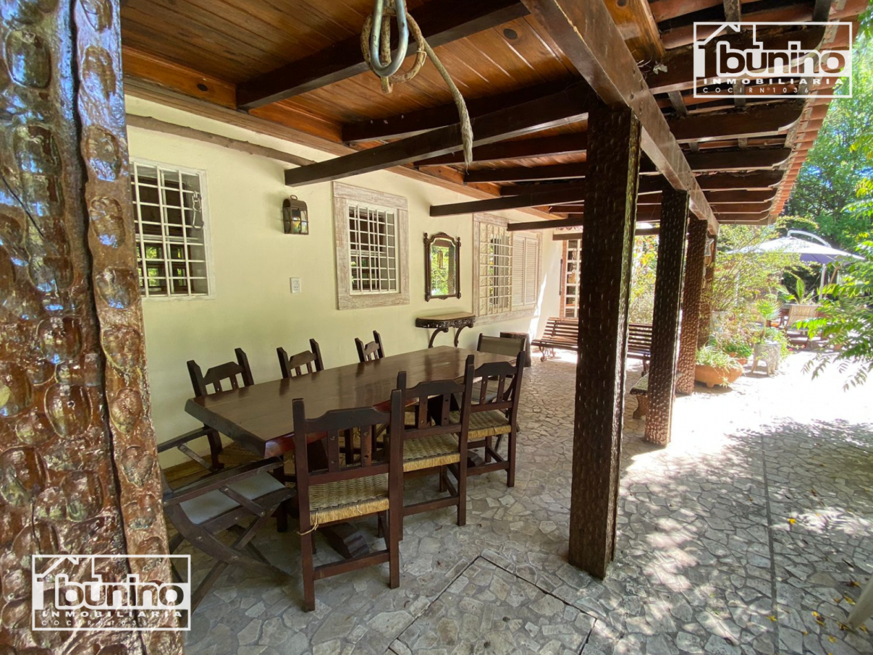 Alquiler Temporario Casa 4 Dormitorios, 4 Baños, Galeria, Pileta y Cochera - ROLDAN