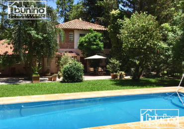  Casa EN VENTA en Roldan - 4 Dormitorios, Pileta y Cochera