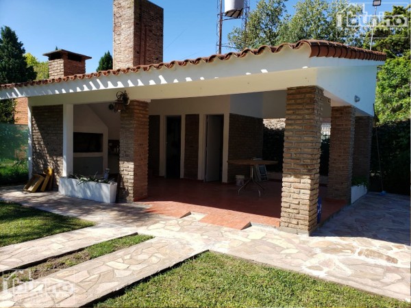 Chalet en venta en Funes - 2 dormitorios 