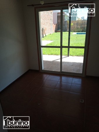 Alquiler permanente en Roldan, TS 3 - 3 Dormitorios