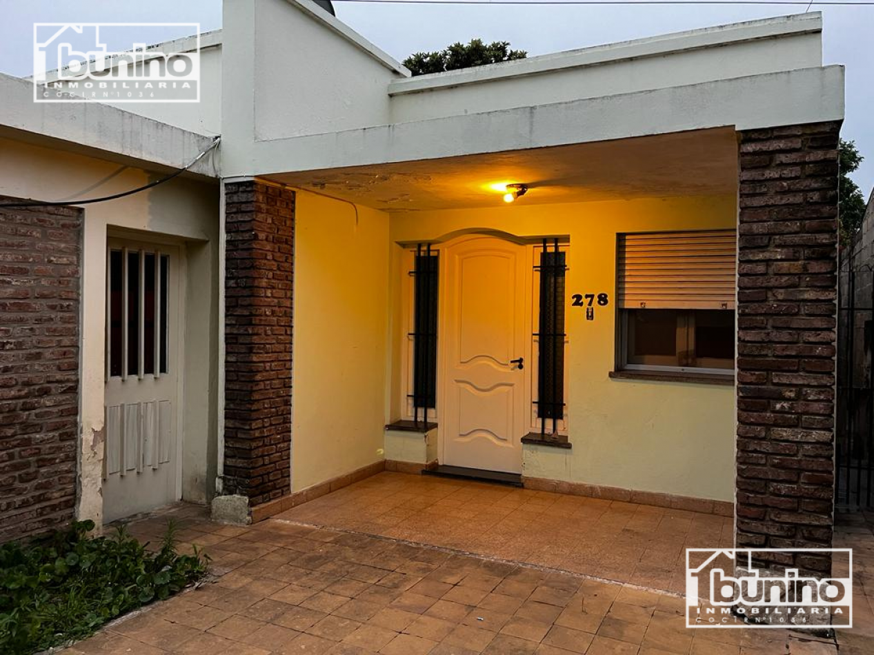 Casa a la venta APTA CREDITO en Capitan Bermudez - 2 dormitorios