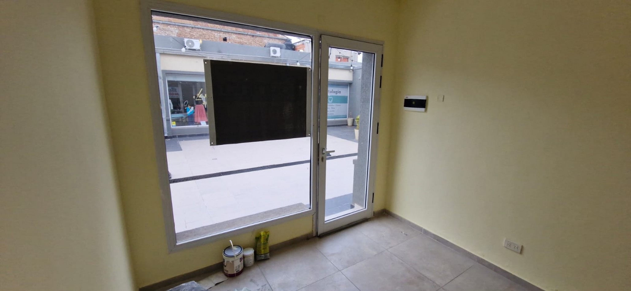 LOCAL COMERCIAL EN ALQUILER - PASEO SAN MARTIN IBARLUCEA