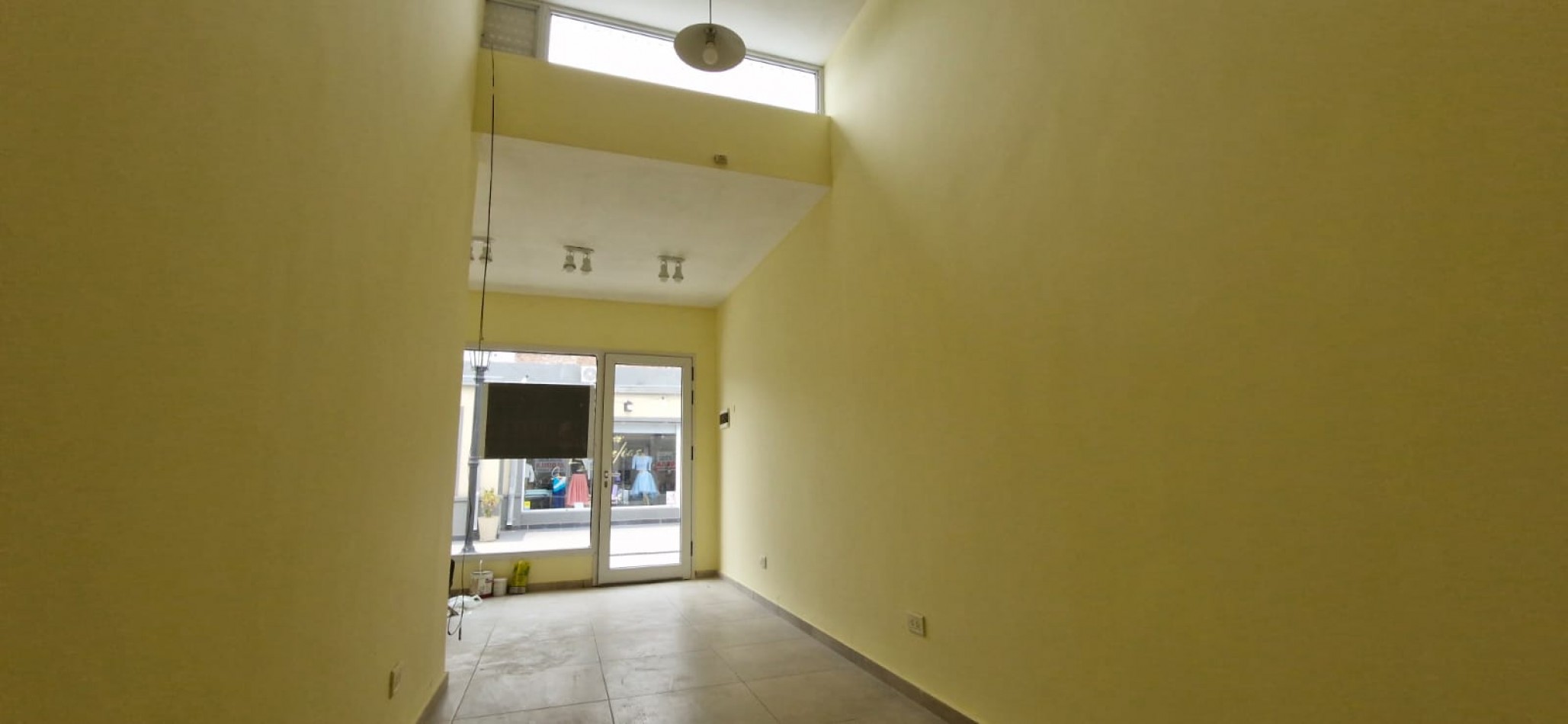 LOCAL COMERCIAL EN ALQUILER - PASEO SAN MARTIN IBARLUCEA