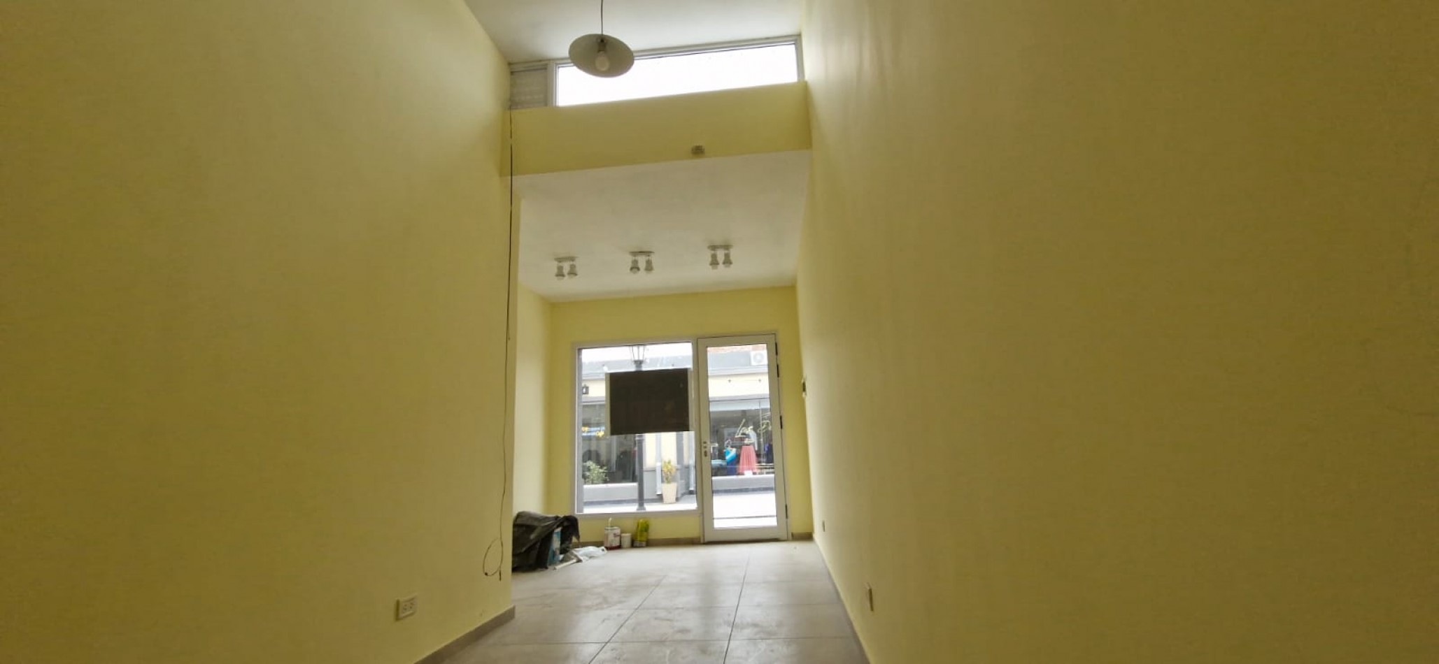 LOCAL COMERCIAL EN ALQUILER - PASEO SAN MARTIN IBARLUCEA