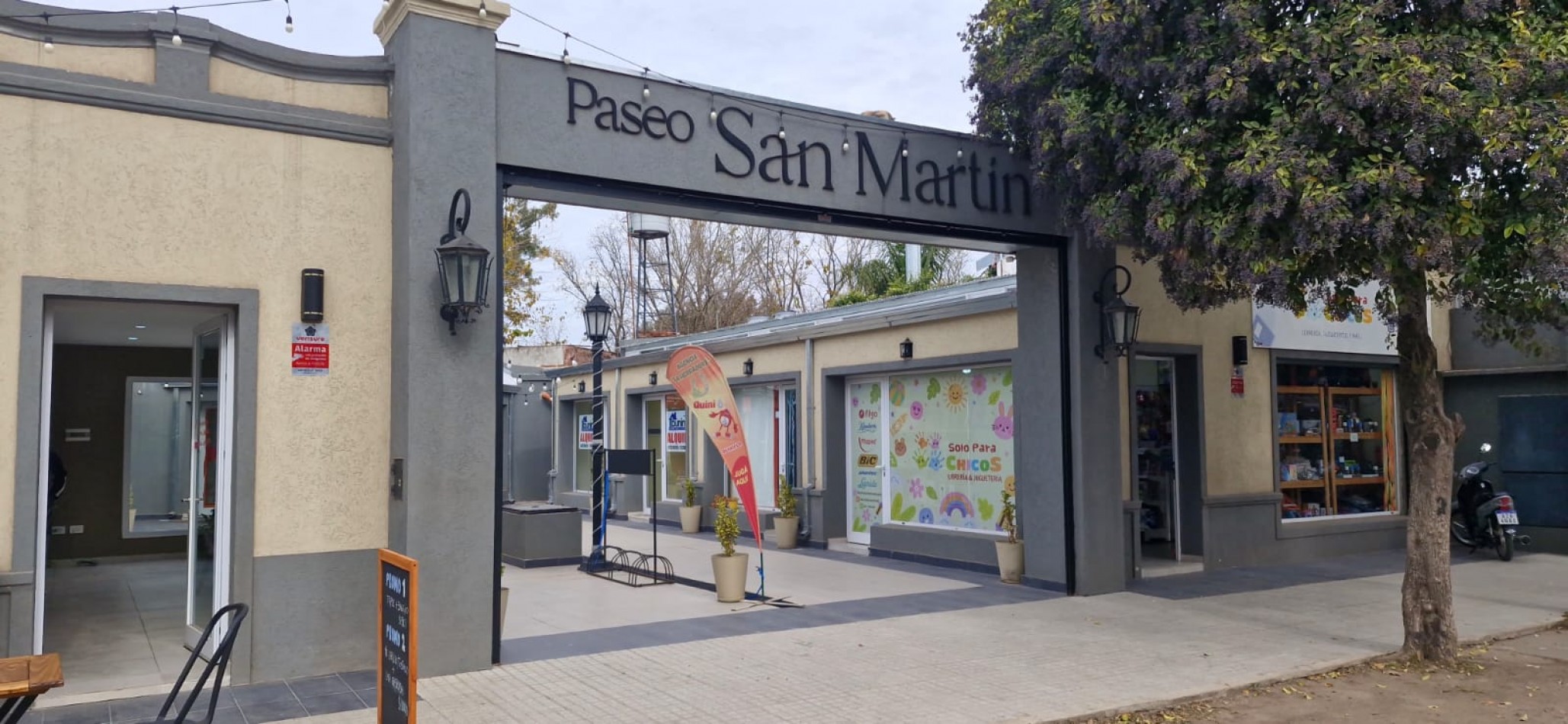 LOCAL COMERCIAL EN ALQUILER - PASEO SAN MARTIN IBARLUCEA