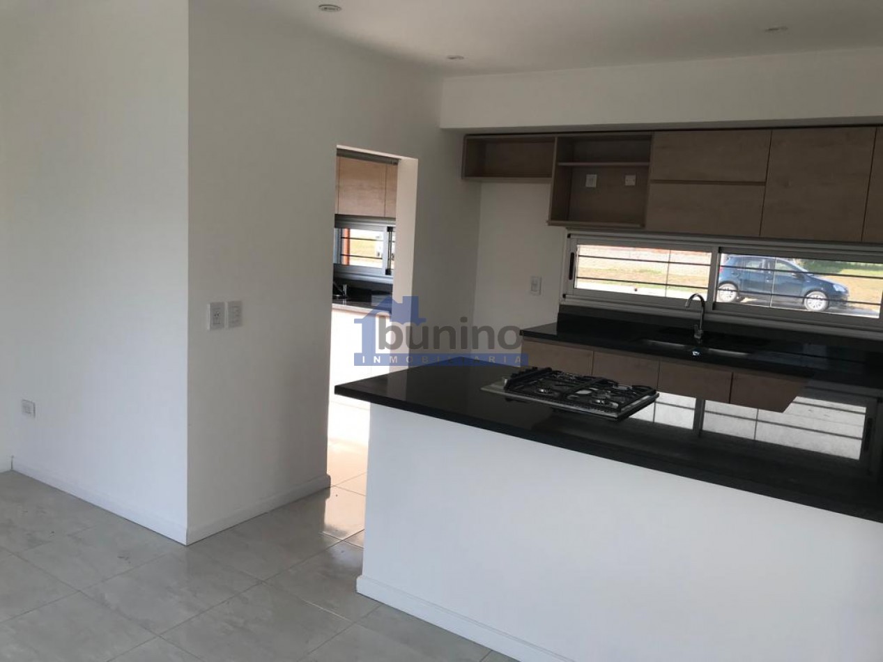 Casa en venta en Ibarlucea! A ESTRENAR! Dos dormitorios 