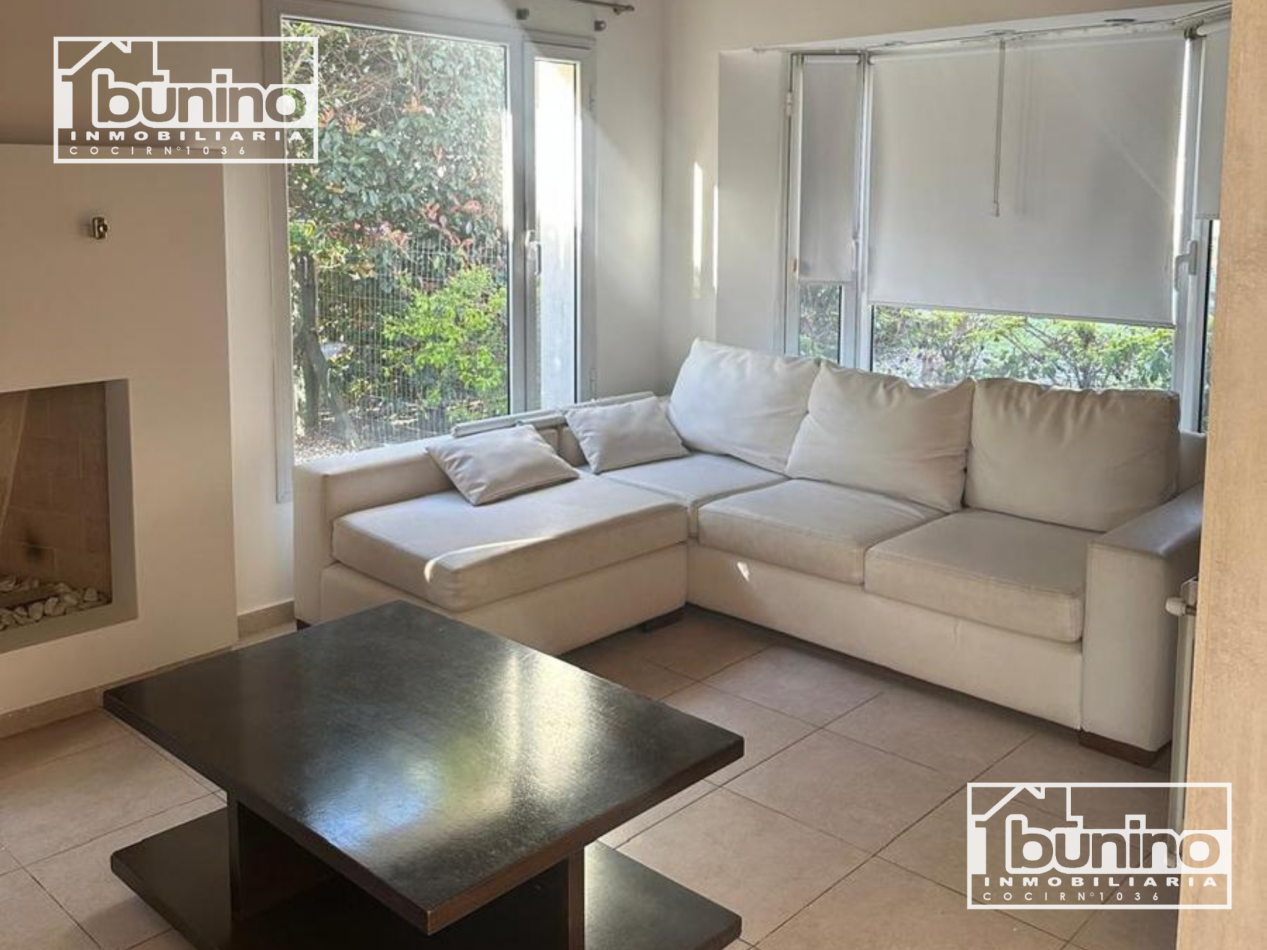 Alquiler permanente en Funes Hills, San Marino - 3 Dormitorios