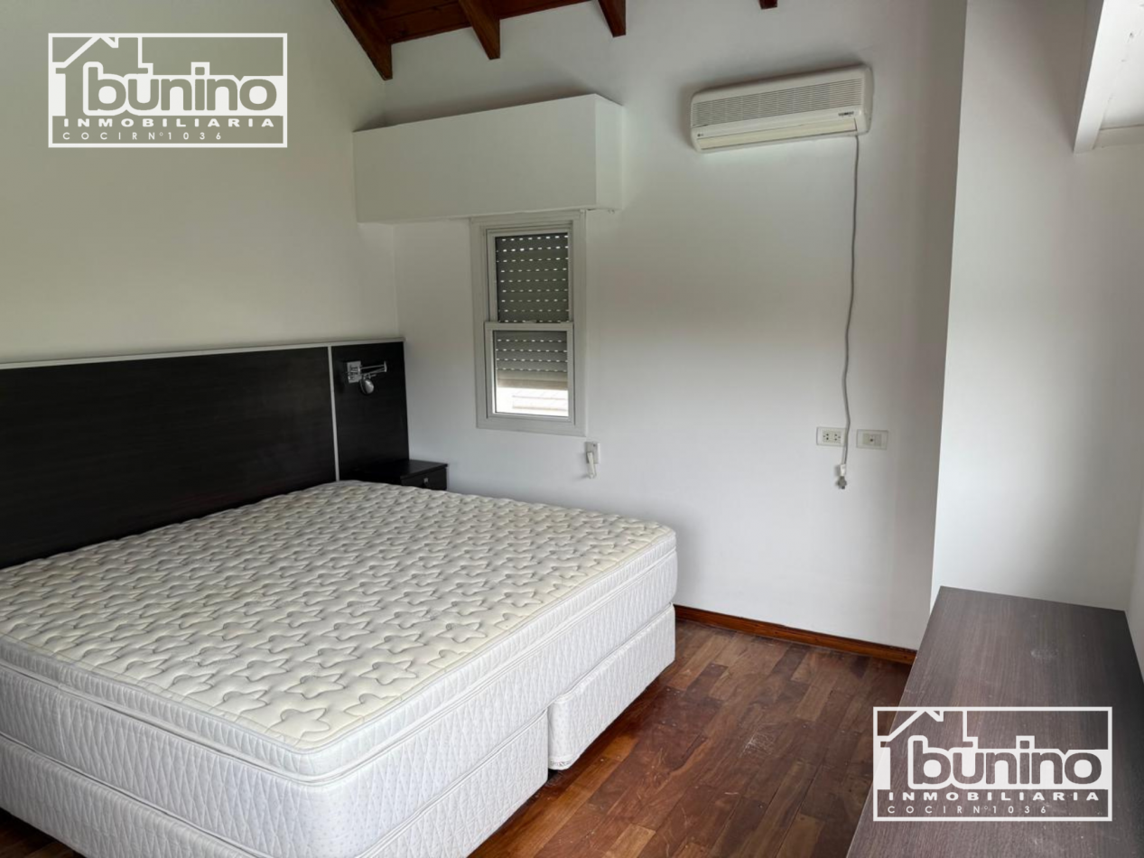 Alquiler permanente en Funes Hills, San Marino - 3 Dormitorios