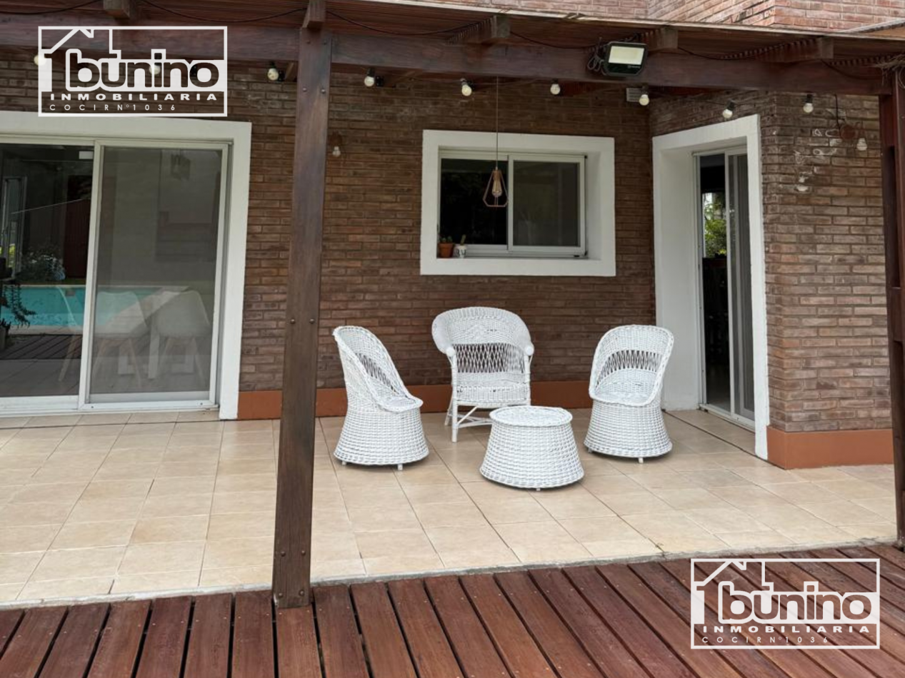 Alquiler permanente en Funes Hills, San Marino - 3 Dormitorios