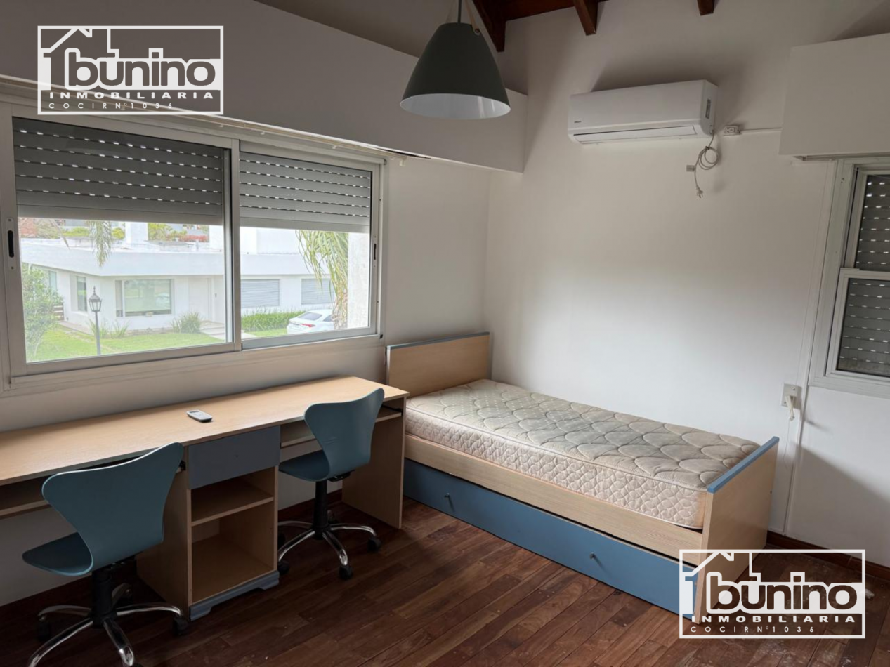 Alquiler permanente en Funes Hills, San Marino - 3 Dormitorios