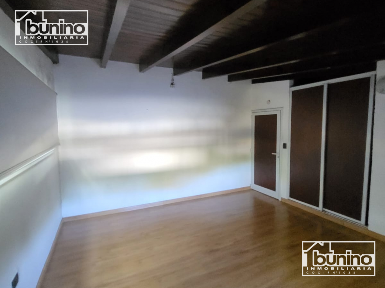 Casa en venta de 3 dormitorios en Granadero Baigorria - Apta credito 