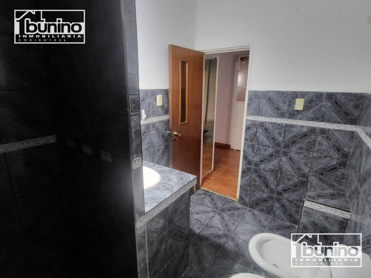 Casa en venta de 3 dormitorios en Granadero Baigorria - Apta credito 