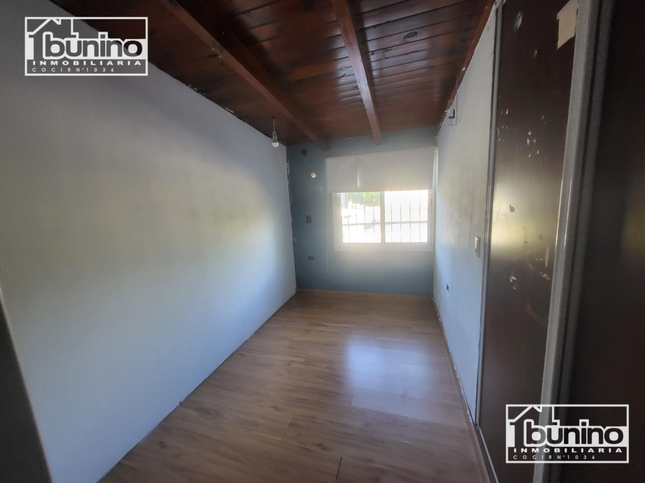 Casa en venta de 3 dormitorios en Granadero Baigorria - Apta credito 
