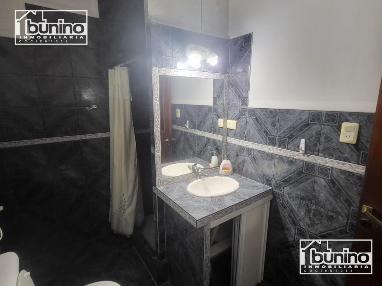 Casa en venta de 3 dormitorios en Granadero Baigorria - Apta credito 