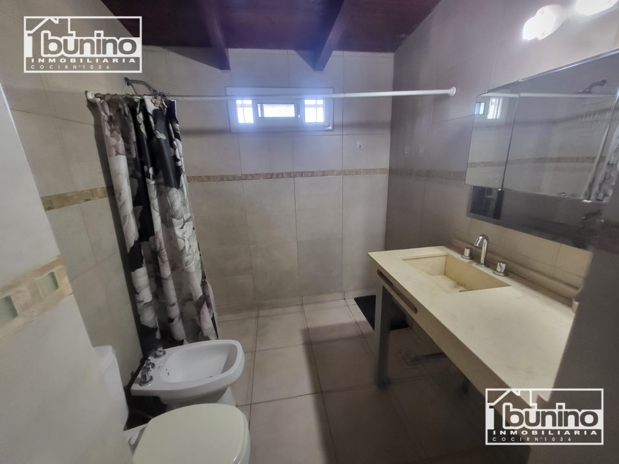 Casa en venta de 3 dormitorios en Granadero Baigorria - Apta credito 