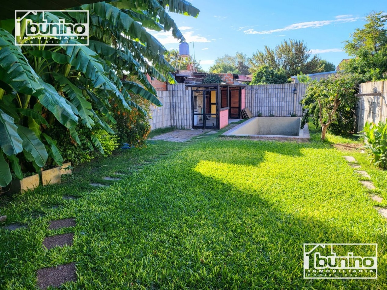 Casa en venta de 3 dormitorios en Granadero Baigorria - Apta credito 